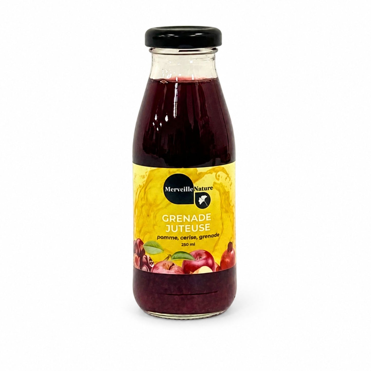 Bouteille Grenade Juteuse MerveilleNature 250 ml sur fond blanc, boisson fruitée pomme, cerise et grenade.