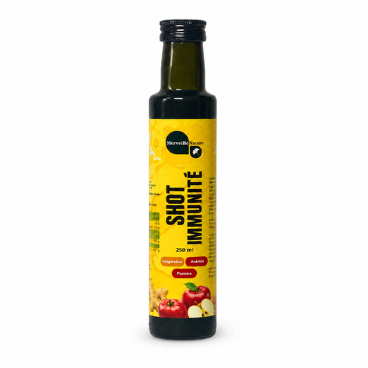 Bouteille Shot Immunité MerveilleNature sur fond blanc, shot bien-être au gingembre, acérola et pomme