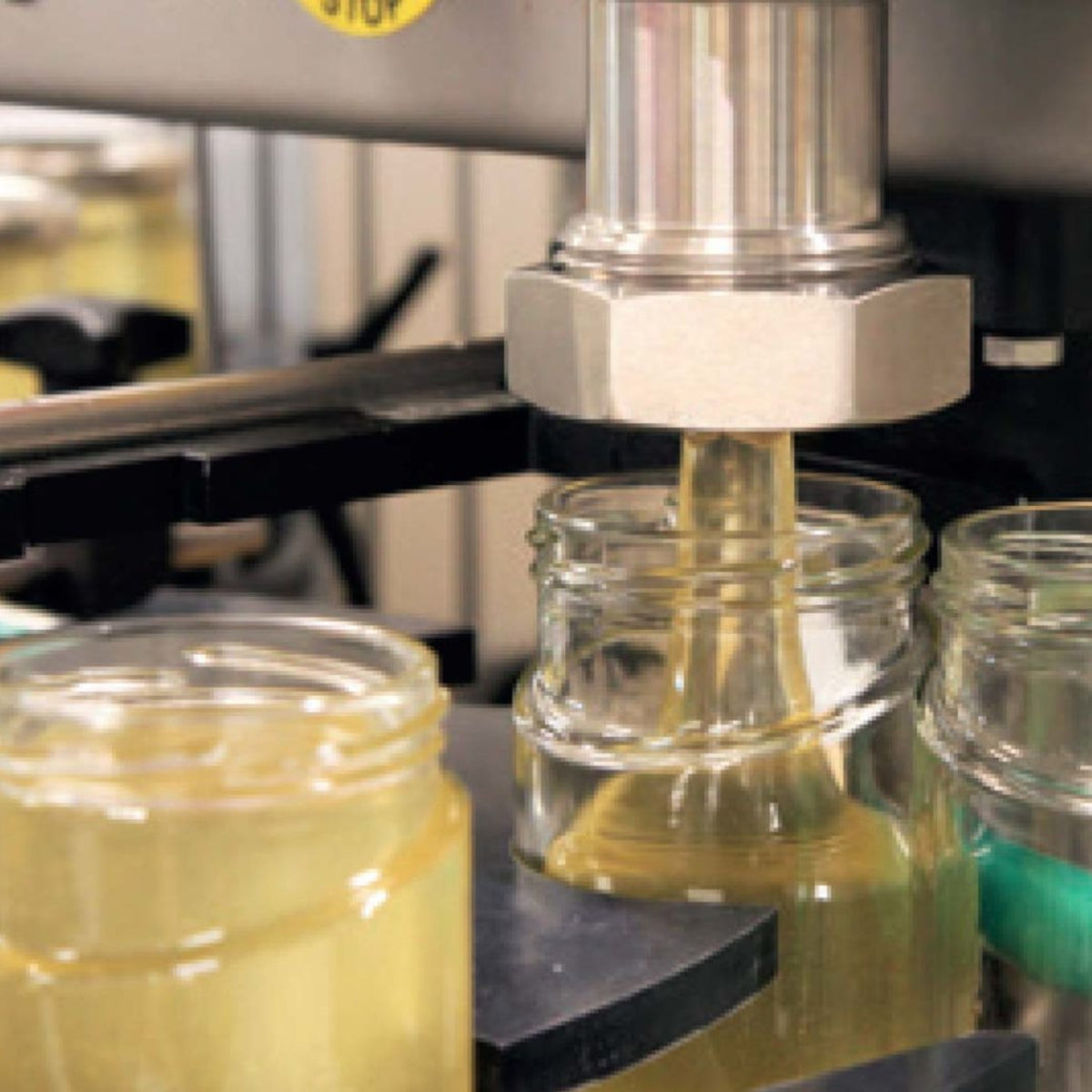 Ligne de remplissage automatique du laboratoire Propolia® en Occitanie — fabrication française des extraits de propolis